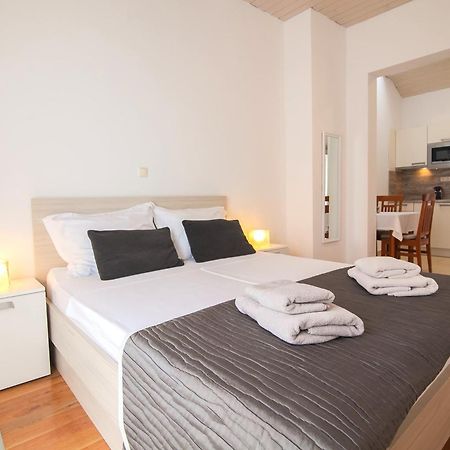 Helvetia Sunny Apartments Bol Kültér fotó