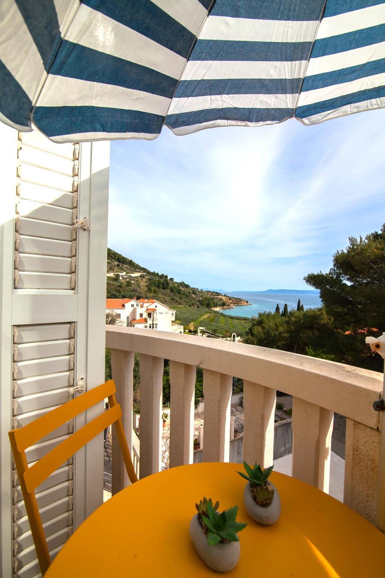 Helvetia Sunny Apartments Bol Kültér fotó