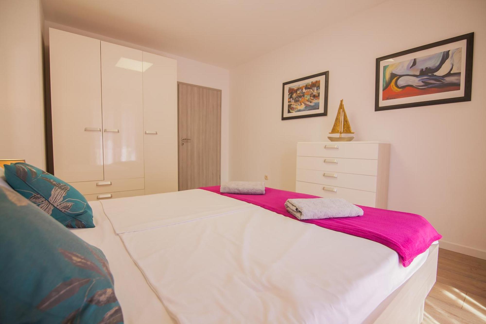 Helvetia Sunny Apartments Bol Kültér fotó