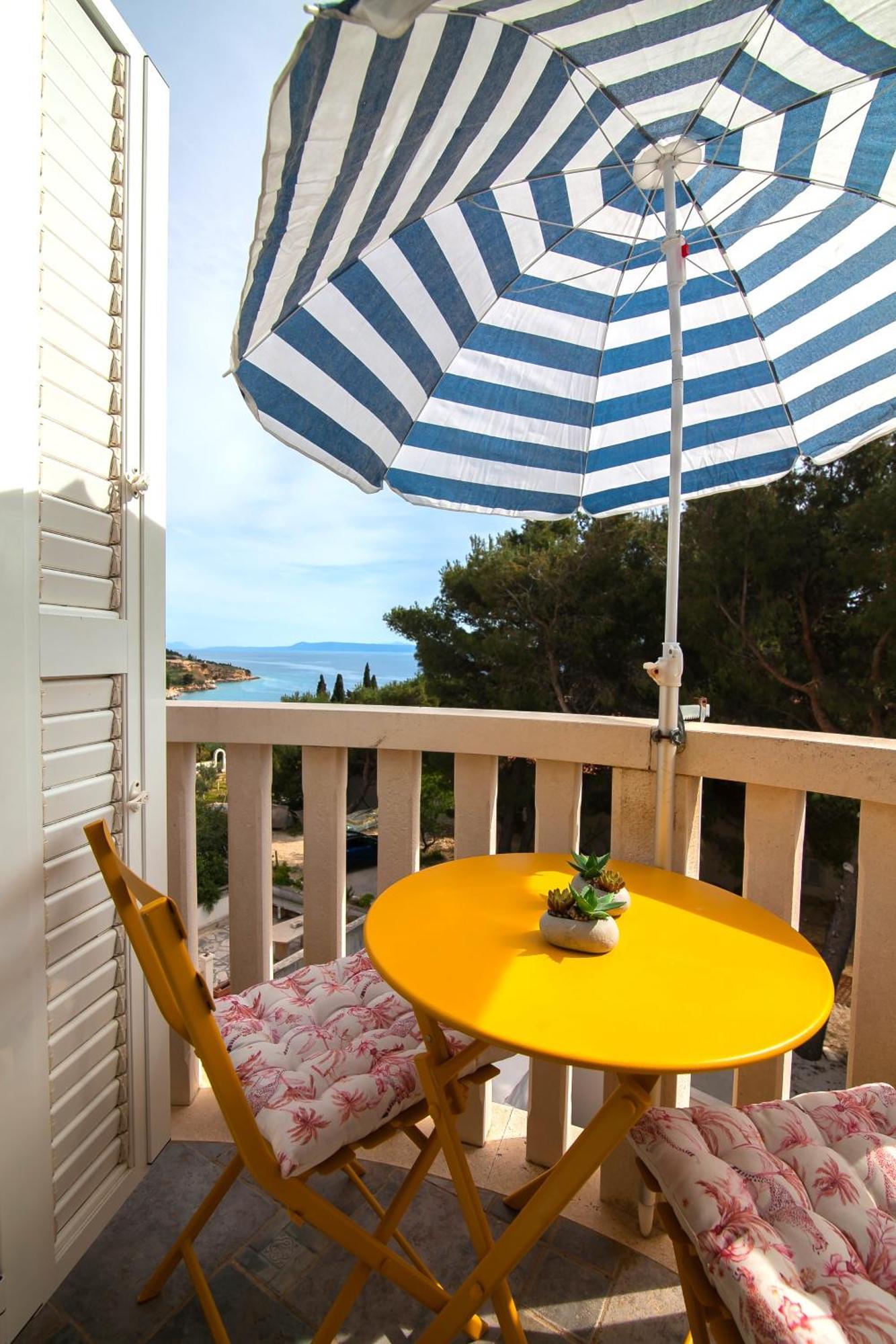 Helvetia Sunny Apartments Bol Kültér fotó