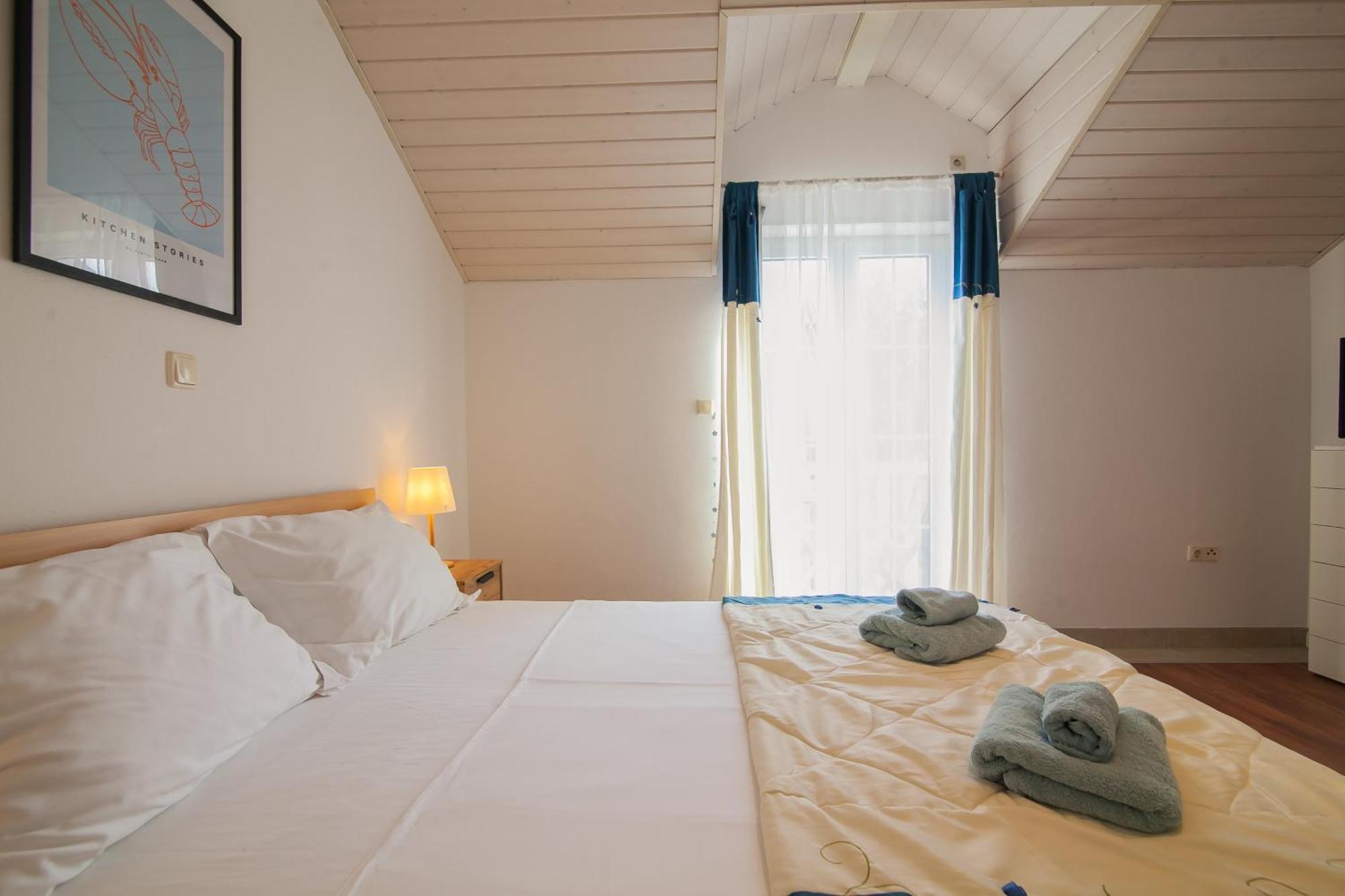 Helvetia Sunny Apartments Bol Kültér fotó