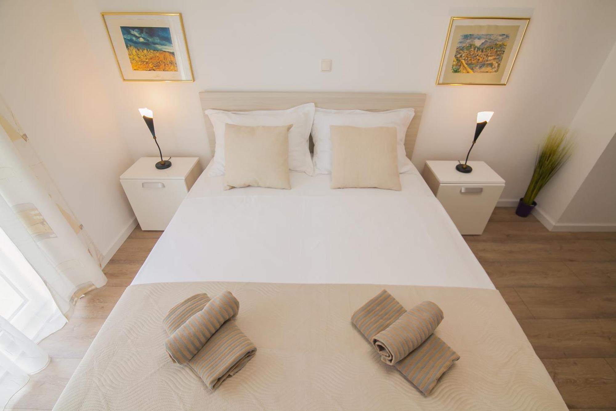 Helvetia Sunny Apartments Bol Kültér fotó