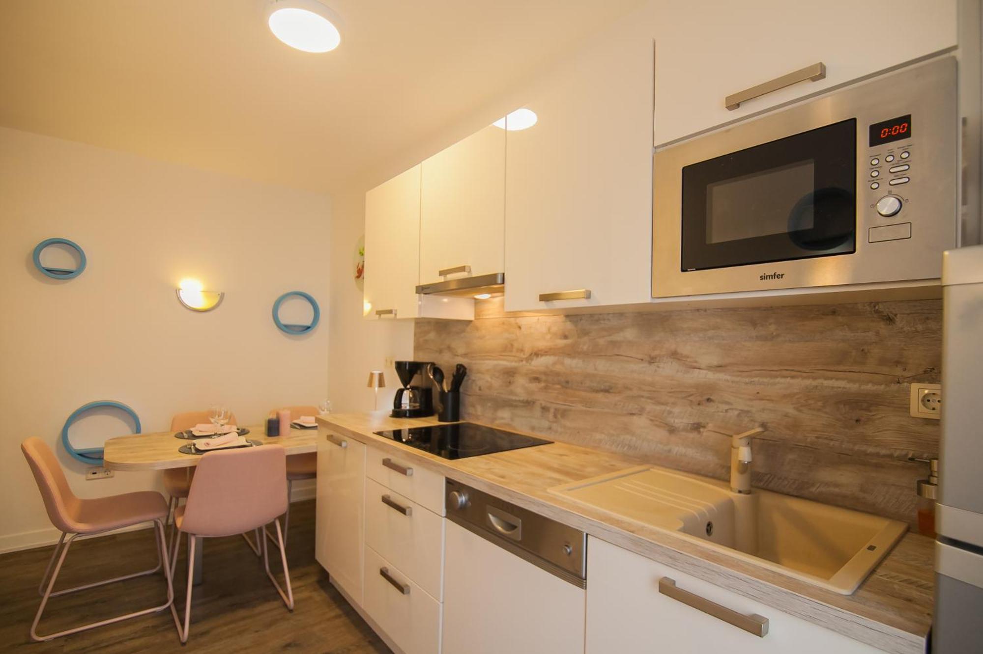 Helvetia Sunny Apartments Bol Kültér fotó