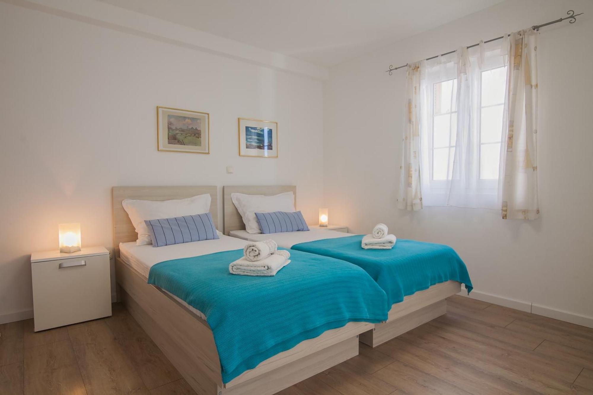 Helvetia Sunny Apartments Bol Kültér fotó