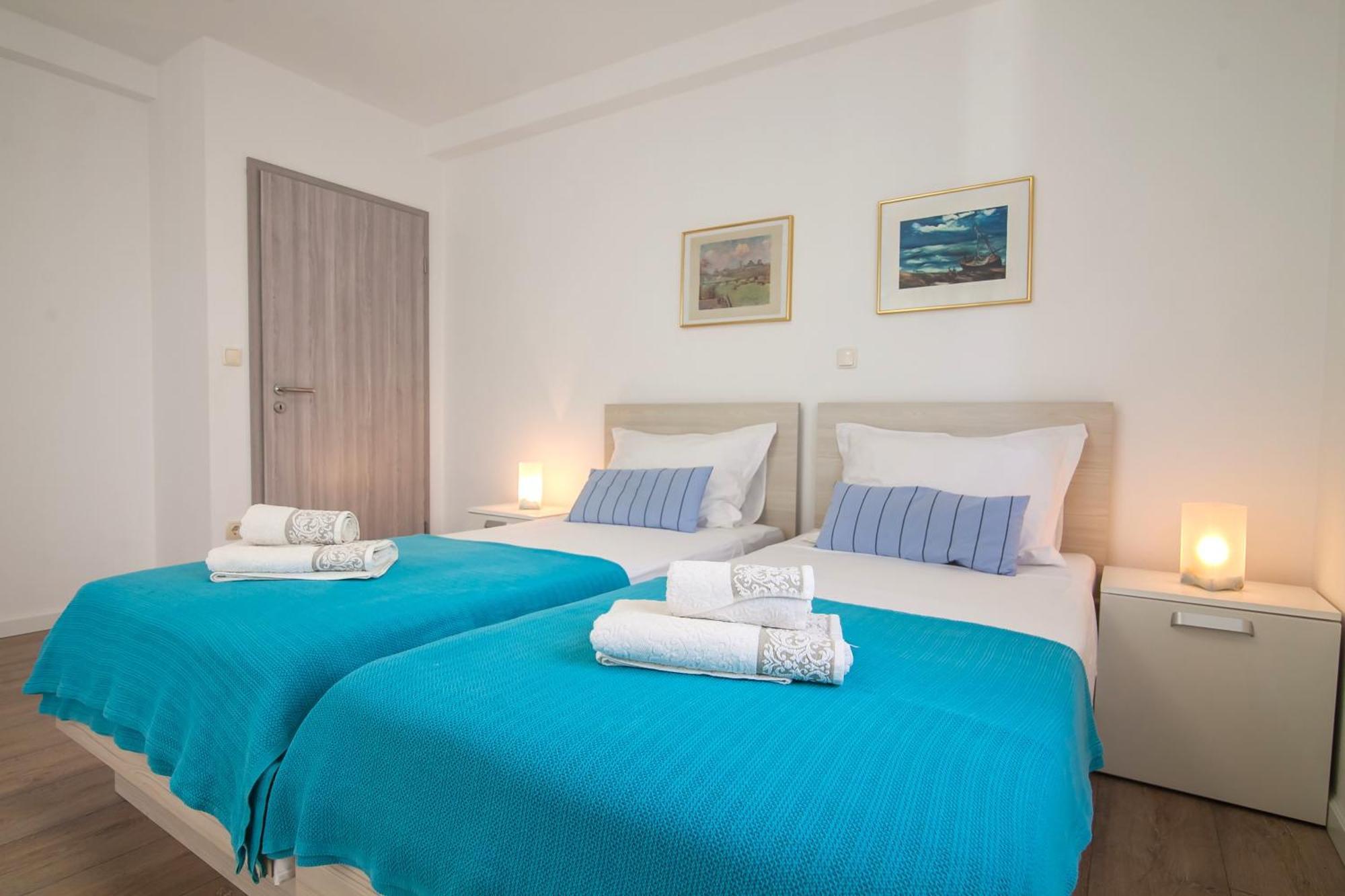 Helvetia Sunny Apartments Bol Kültér fotó