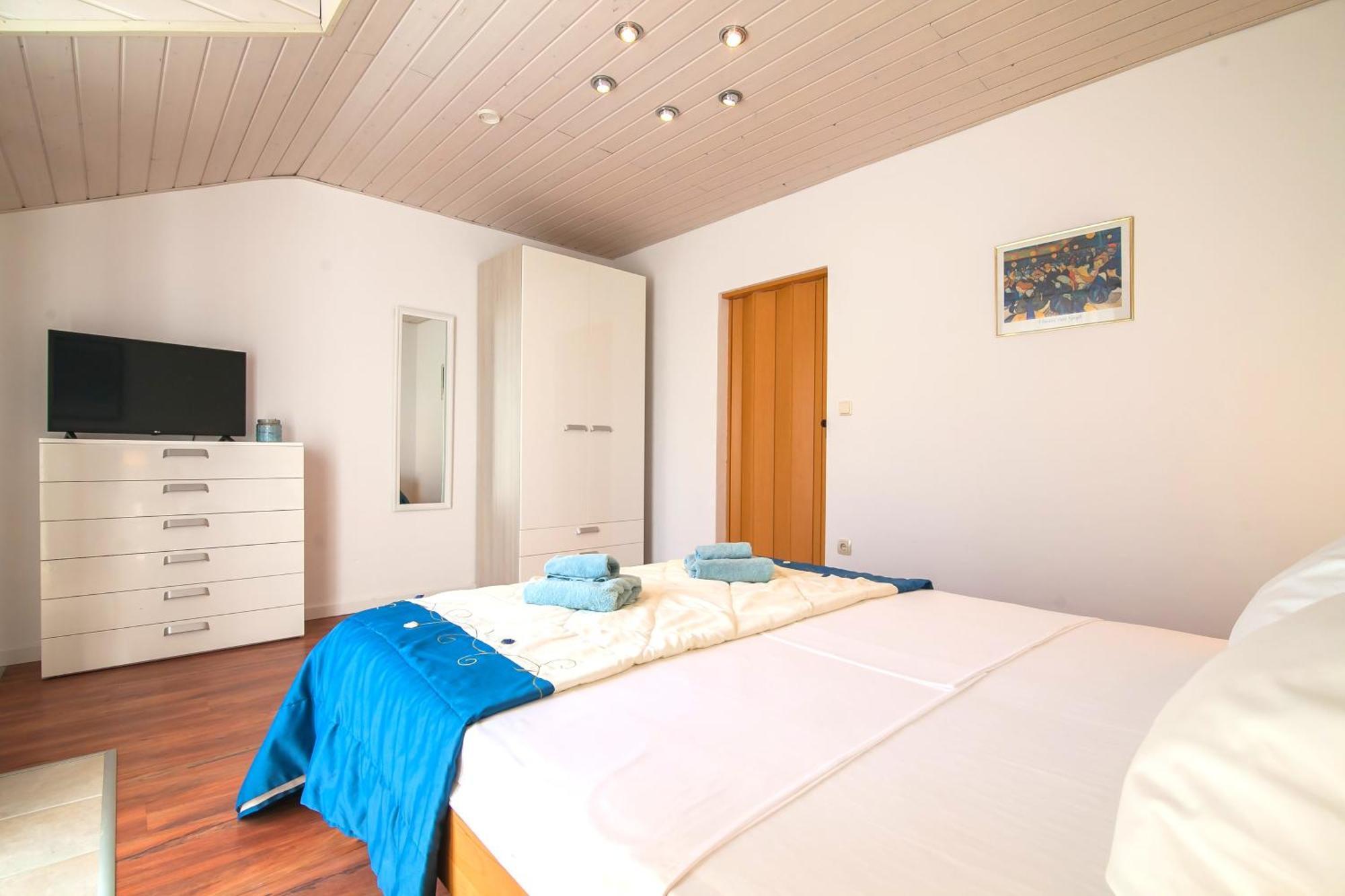 Helvetia Sunny Apartments Bol Kültér fotó