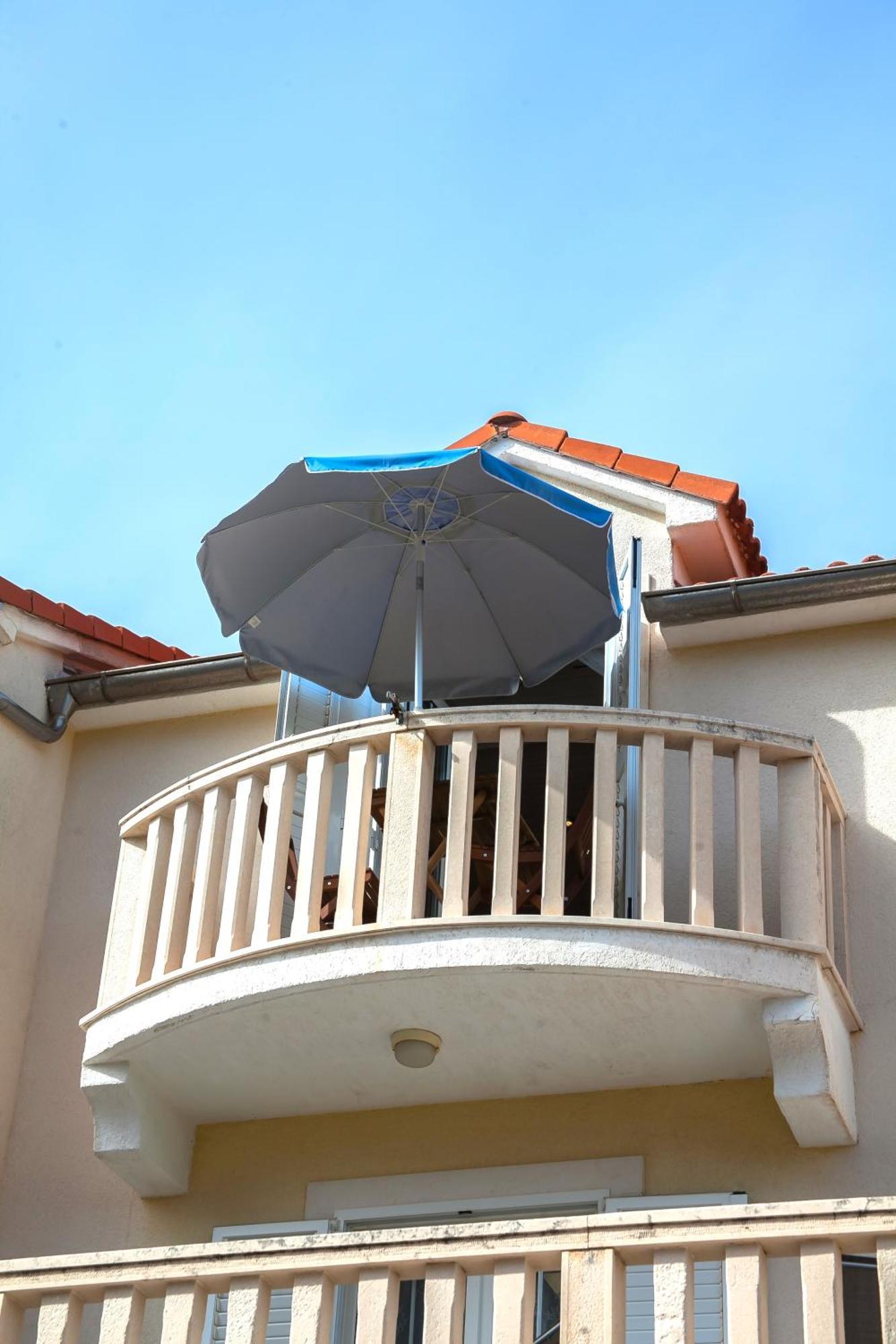 Helvetia Sunny Apartments Bol Kültér fotó